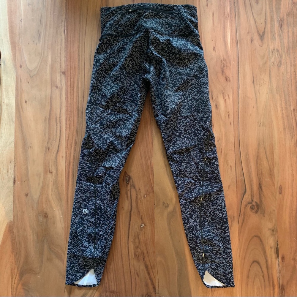 Lululemon Tech-patterned Quick Pace 7/8 Tight - Picture 2 of 3
